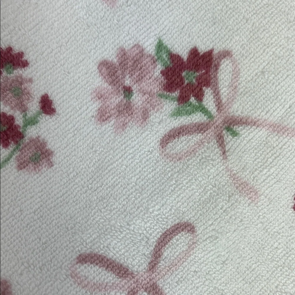 Deborah Connolly Bath Towels Floral Burgundy Pink White Soft Cotton 2 Pc NEW